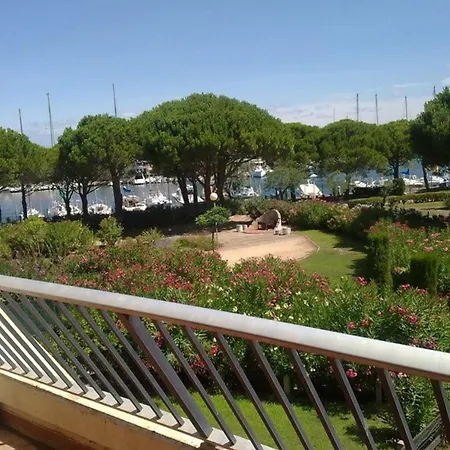 Climatise Avec Piscine Et Parking Au Grau Du Roi - Fr-1-731-98 Daire
